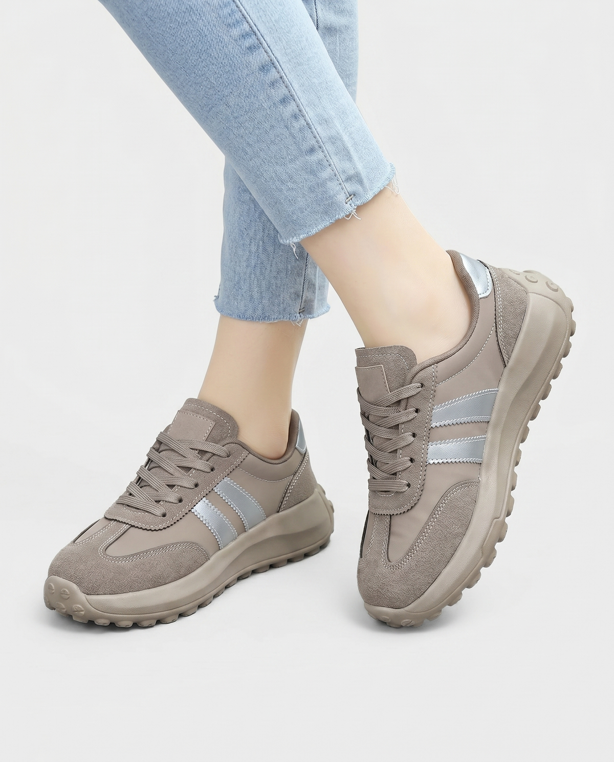 Niamh | Ergonomic Everyday Sneakers