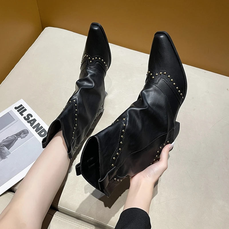Winnifred | Low Heel Ankle Cut view 10