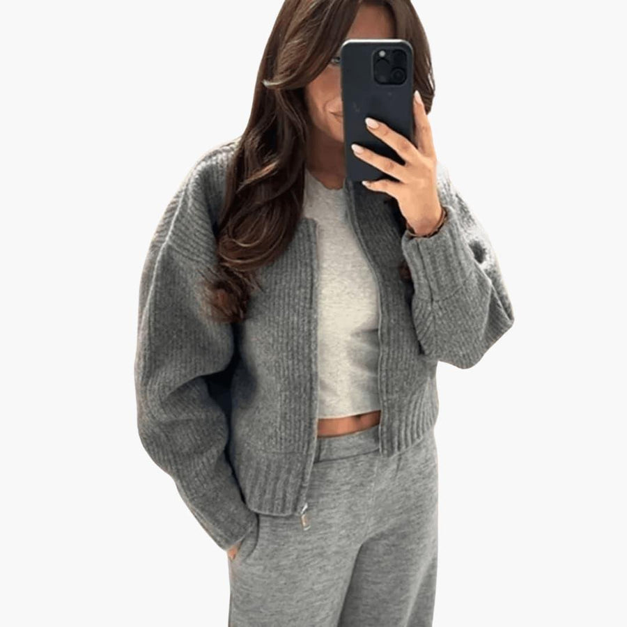 Marisela | Cropped Chunky Knit Cardigan with Long Sleeves and Zip-Up Front view 3