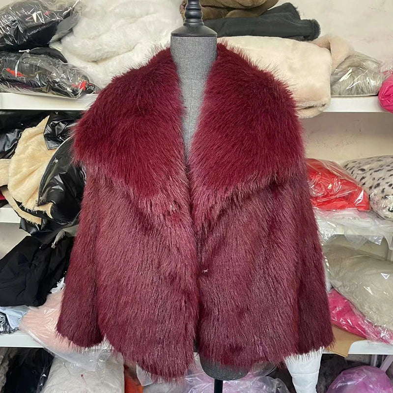 Flora | Women's Faux Fur Coat – Cropped Winter Jacket view 10