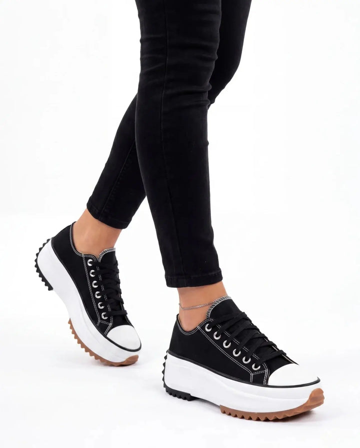 Kira black sneaker