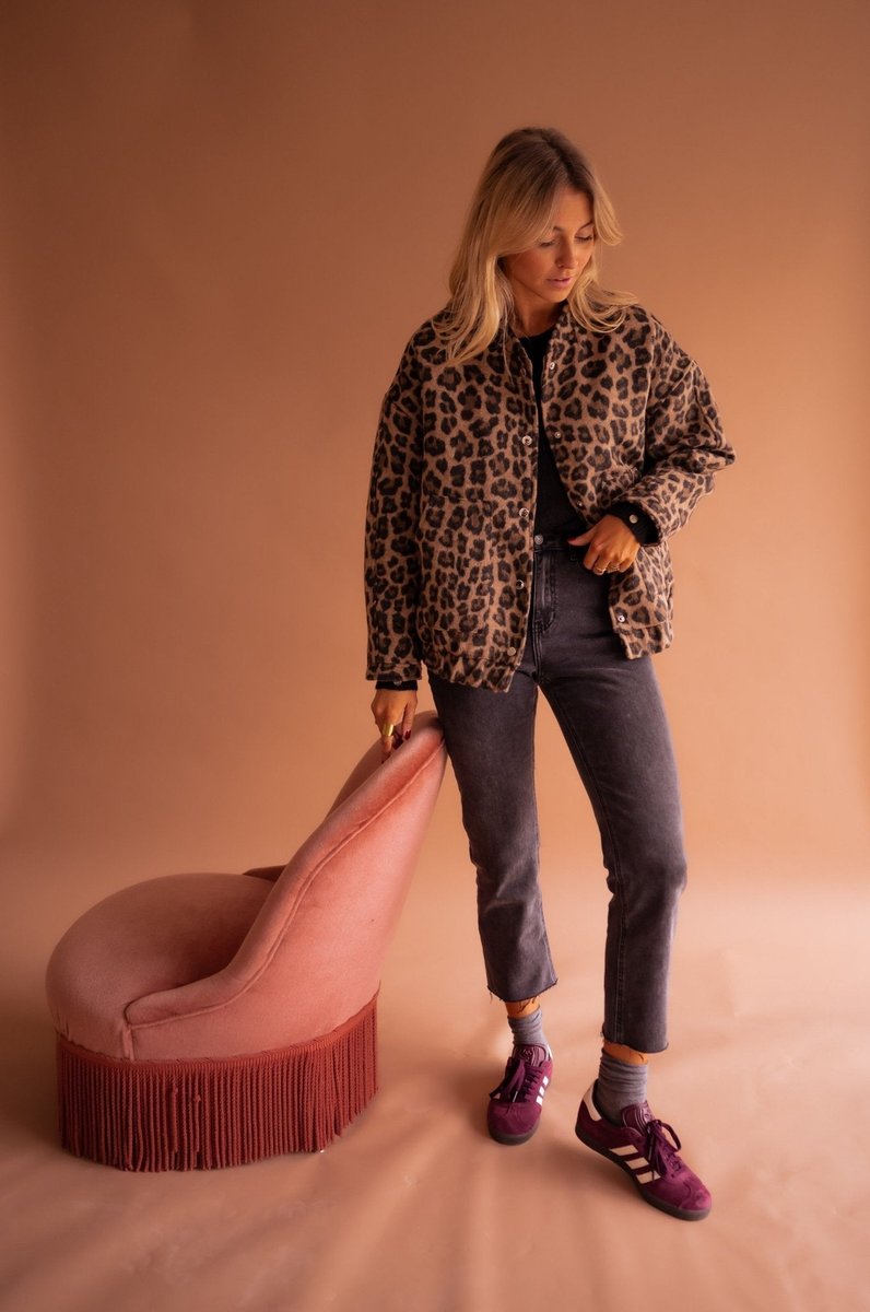 Greta | Women's Quilted Jacket – Oversized Leopard Print Snap-Button view 5