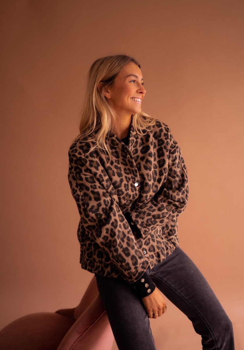 Greta | Women's Quilted Jacket – Oversized Leopard Print Snap-Button view 7