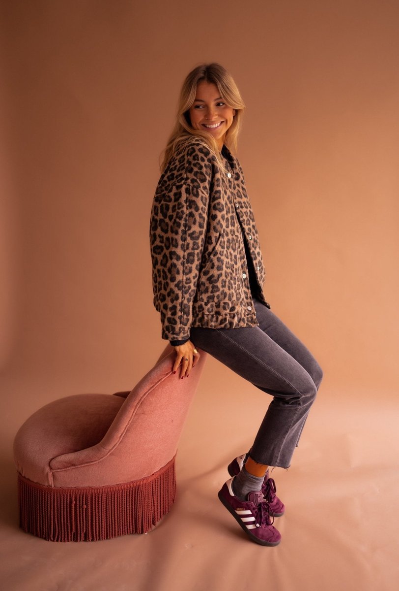 Greta | Women's Quilted Jacket – Oversized Leopard Print Snap-Button view 8