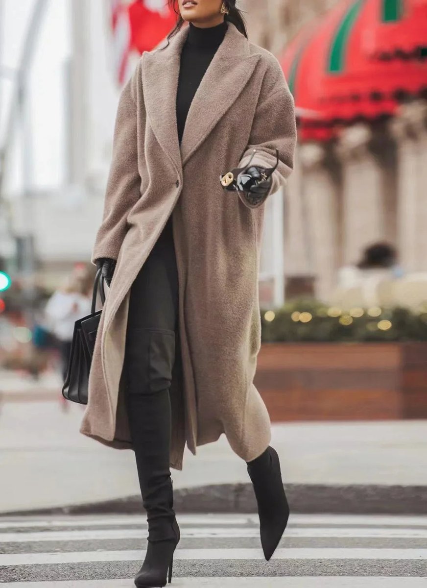 Delilah | Women's Winter Coat – Oversized Long Wool-Blend Lapel view 4